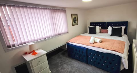 Large Victorian House 15 minutes from City Centre House in Manchester