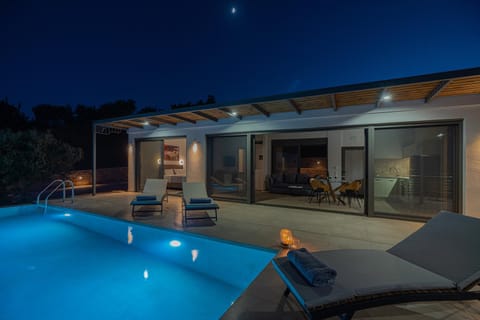 Balcony/Terrace, Swimming pool