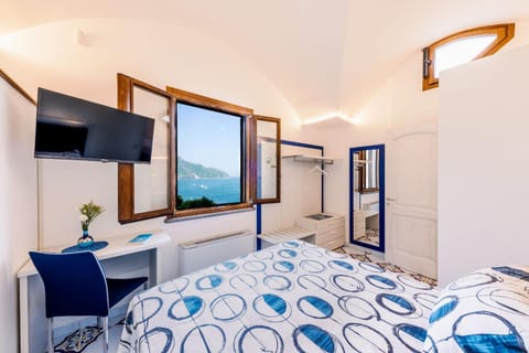 Bed, TV and multimedia, Bedroom, Mountain view, Sea view