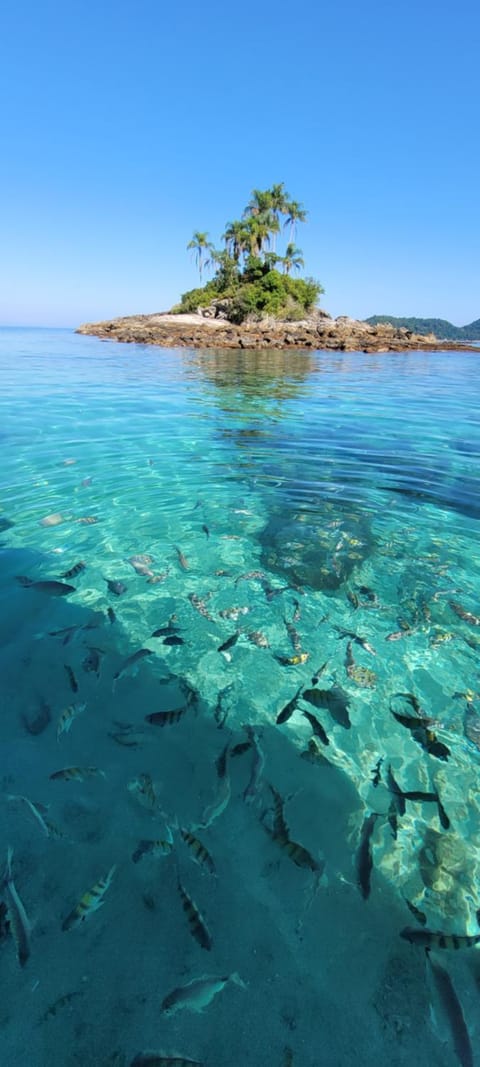 Márcio Turismar Hospedagem & Passeios Náuticos- Angra dos Reis-RJ House in Angra dos Reis