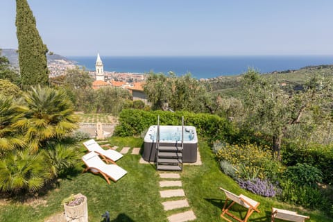 Garden, Hot Tub, Sea view