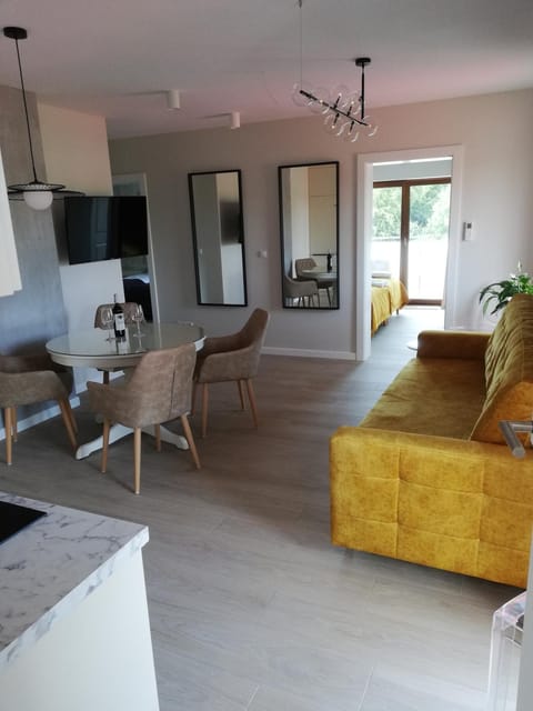 Apartament Latarnik- Yellow Apartment in West Pomeranian Voivodeship, Poland