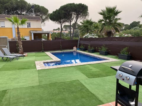 Garden, Garden view, Pool view, Swimming pool, sunbed