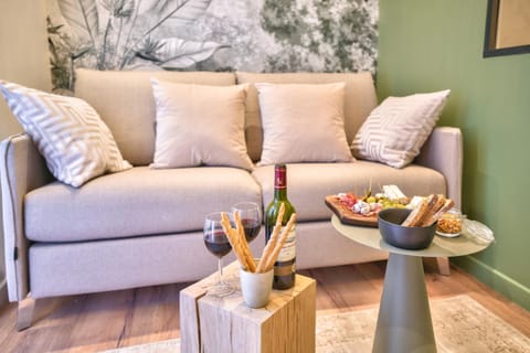 Living room, Seating area