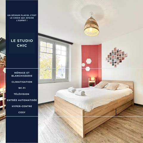Bed, Photo of the whole room, Bedroom, Text overlay, towels