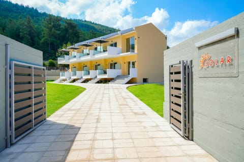 Property building, Facade/entrance