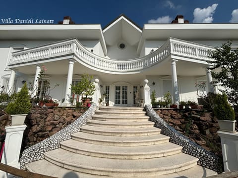 White House Apartment in Lainate