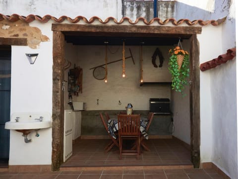 Patio, BBQ facilities
