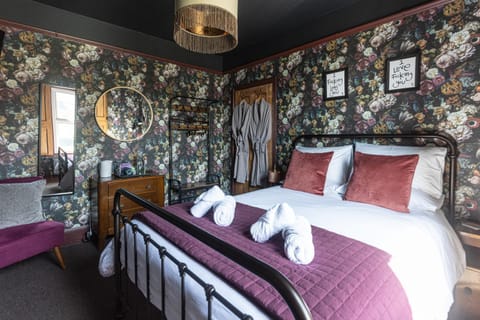Bed, Bedroom