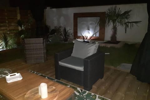 LOVE ROOM OUT OF TIME *JACUZZI* House in Île-de-France