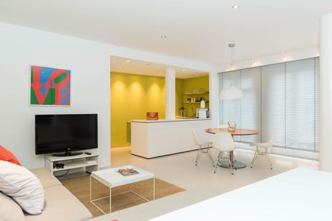 TV and multimedia, Living room, Seating area