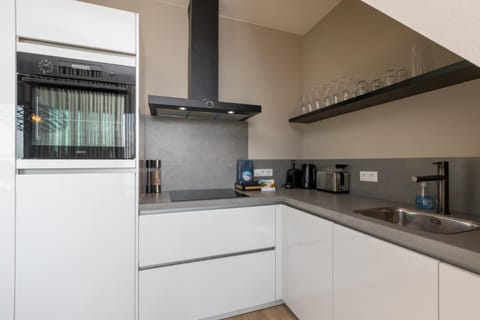 Welcome in - Appartement hartje centrum met dakterras I Ooststraat 8b, Domburg Apartment in Domburg