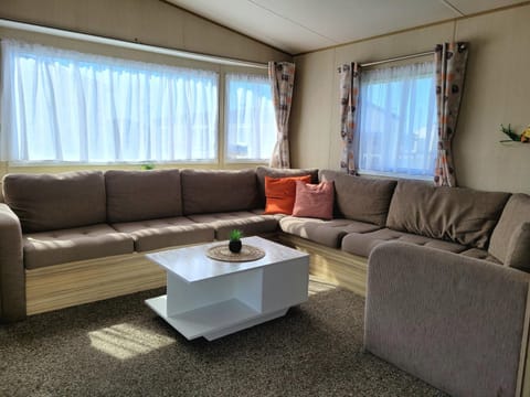 St Osyth- Sleeps8-freeparking-wifi-holidaypark House in Tendring District