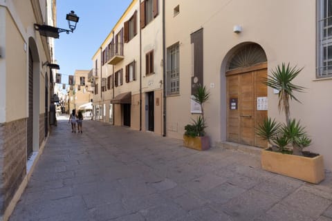 Property building, Day, Neighbourhood, Street view