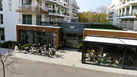 Patio, Restaurant/places to eat