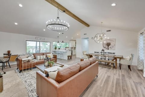 Lakefront, Private Dock, Spectacular Views House in Texas