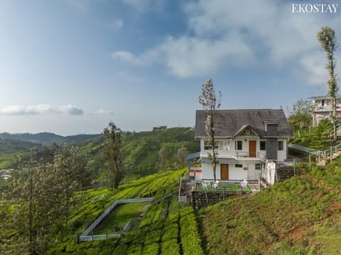 Property building, Spring, Day, Natural landscape, Mountain view