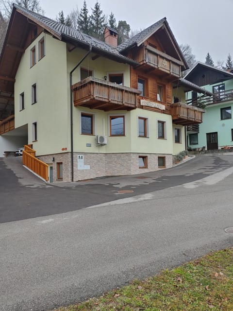 Studio Maki Apartment in Bled