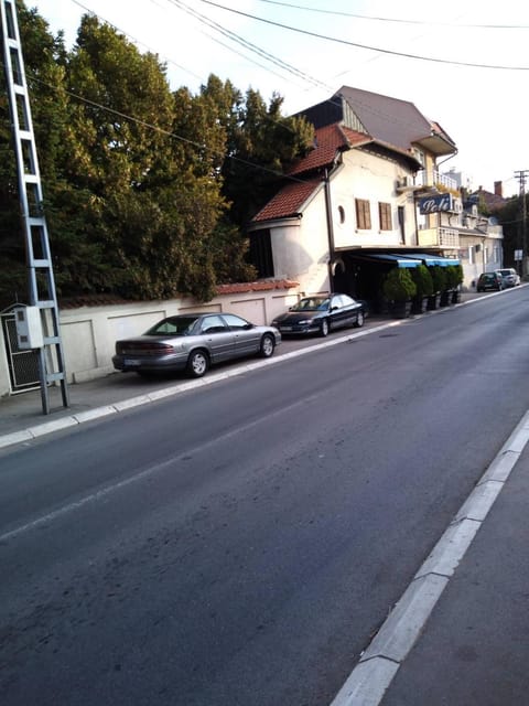 Loli Caffe Apartment Apartment in Serbia