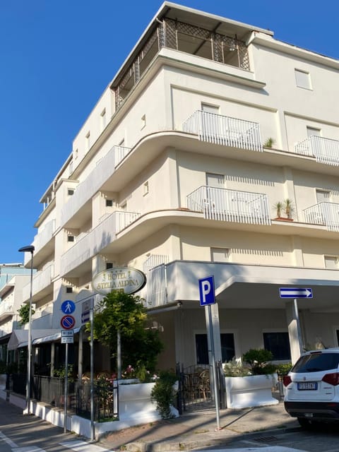 Property building, Day, Neighbourhood, Street view, Location