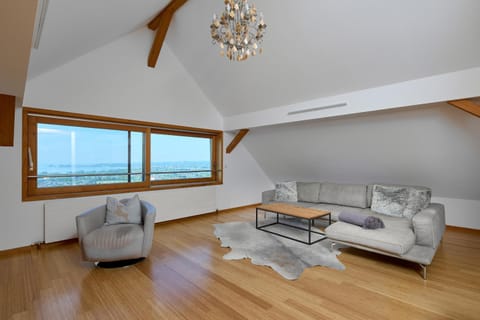 Außergewöhnliches Loft am Pfänderhang mit Seeblick Apartment in Bregenz