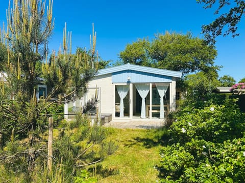 Property building, Patio, Garden