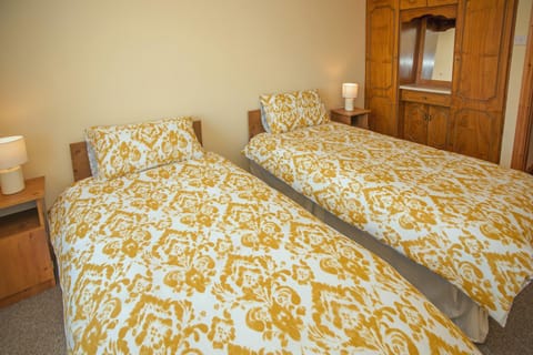 Bed, Bedroom, wardrobe