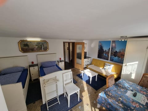 Bed, Living room, Photo of the whole room, Seating area, Bedroom