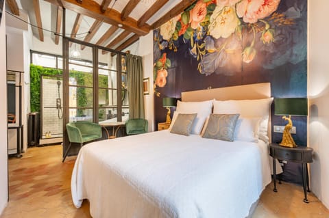 Nearby landmark, Spring, Bed, Massage, Bathroom, Living room, Photo of the whole room, Decorative detail, Seating area, Bedroom, Guests, Street view, Bath, ATM, furniture, heating, internet, locker, safe, towels, towels, air conditioner