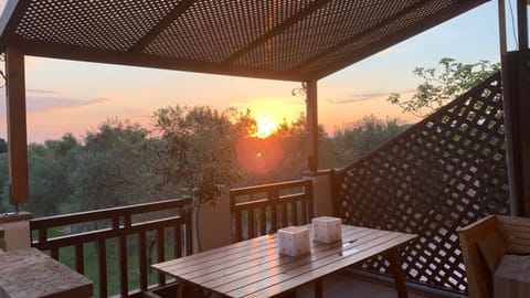 Balcony/Terrace, Dining area, Sunrise