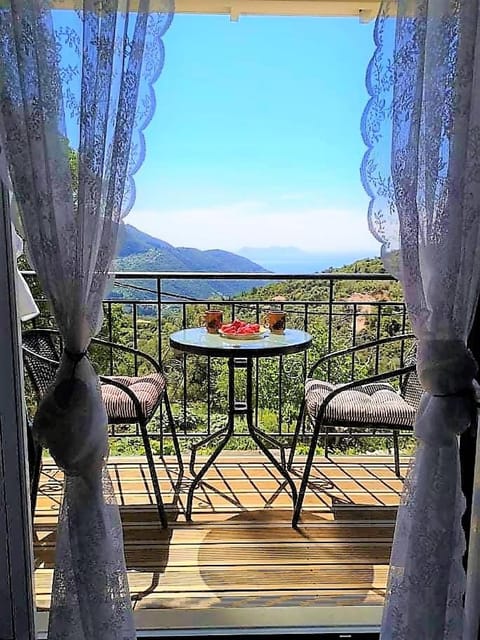View (from property/room), Balcony/Terrace, Balcony/Terrace, Mountain view, Sea view