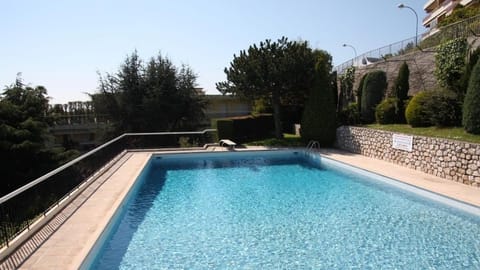 Pool view, Swimming pool, sunbed