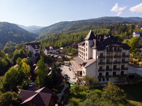 Facade/entrance, Neighbourhood, Bird's eye view, Mountain view, Street view