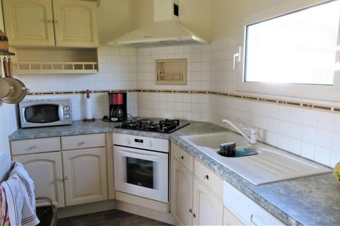 Maison avec WIFI, jardin, à 900m de la plage de Trestraou à PERROS-GUIREC Ref 849 Villa in Perros-Guirec