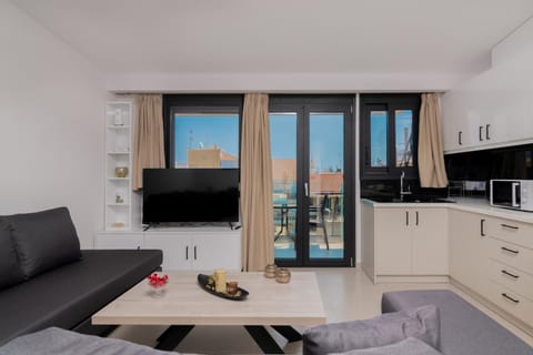 TV and multimedia, Living room, Seating area, minibar