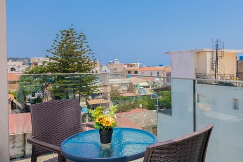 Day, Balcony/Terrace, City view, Street view