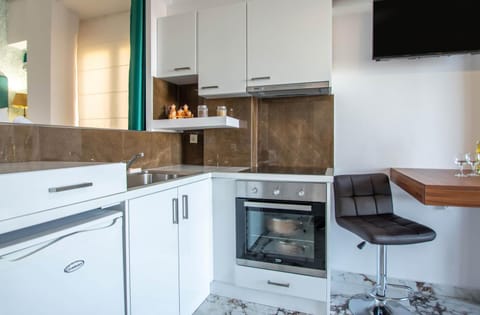 TV and multimedia, Kitchen or kitchenette