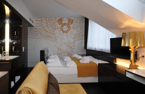 Bed, Photo of the whole room, Bedroom