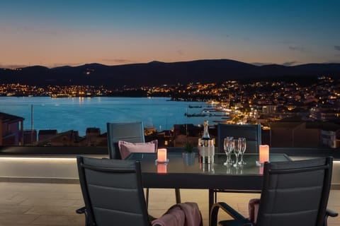 Property building, Patio, Night, Natural landscape, Activities, Activities, Bird's eye view, View (from property/room), View (from property/room), Balcony/Terrace, Balcony/Terrace, Dining area, Evening entertainment, Evening entertainment, City view, City view, Garden view, Lake view, Landmark view, Mountain view, Pool view, Sea view, Dinner, Dinner, Drinks, Alcoholic drinks, Alcoholic drinks, Non alcoholic drinks, Non alcoholic drinks, Sunset, Public Bath, Public Bath, Public Bath, sunbed, sunbed