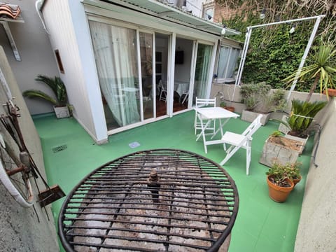 Patio, BBQ facilities