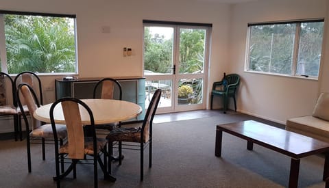 Affordable, Spacious, Bright, Warm, Unit in Central Whangarei Chalet in Whangārei