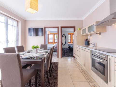 Kitchen or kitchenette, Living room, Dining area
