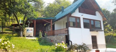 Aura natura House in Federation of Bosnia and Herzegovina