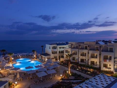 Property building, Bird's eye view, Swimming pool