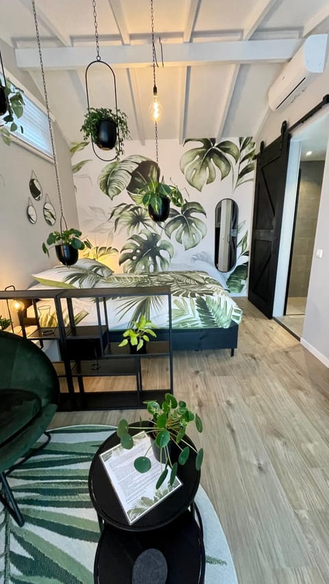 Living room, Bedroom