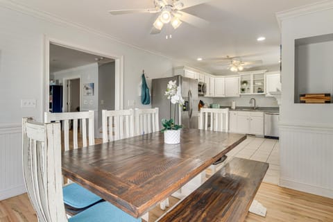 Elegant Tybee Island Townhome, Steps to Beach House in Tybee Island