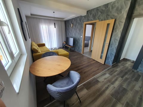 TV and multimedia, Living room, Dining area