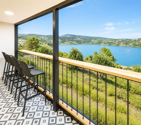 Patio, Day, Natural landscape, View (from property/room), Balcony/Terrace, Lake view, Mountain view, River view