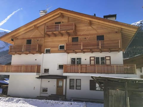 Appartamenti Cèsa Sorèie by AMA Val di Fassa Apartment in Canazei