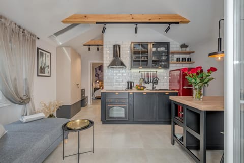 Kitchen or kitchenette, Living room